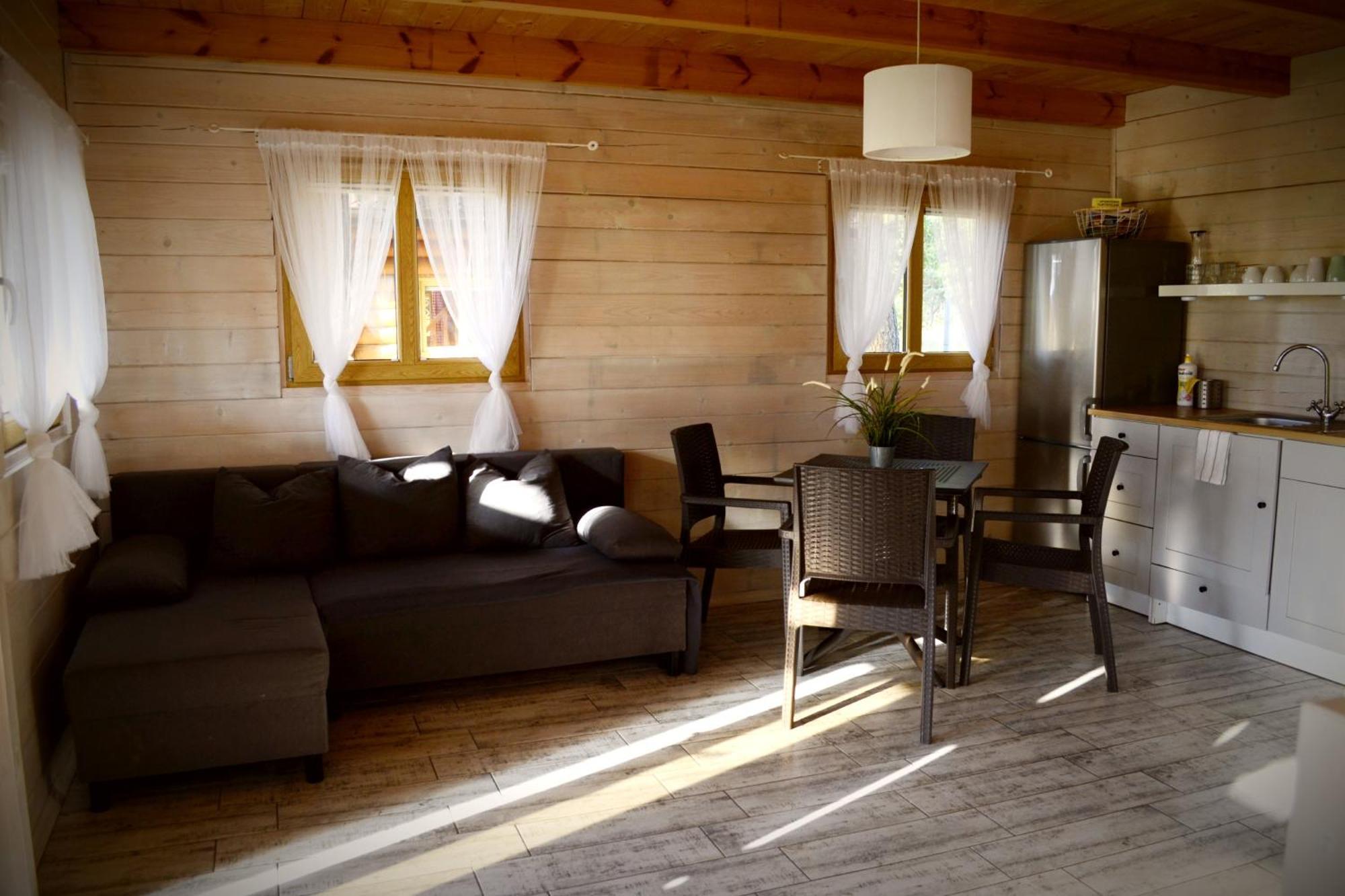 Camping Szczecinek Domy Wypoczynkowe Екстер'єр фото